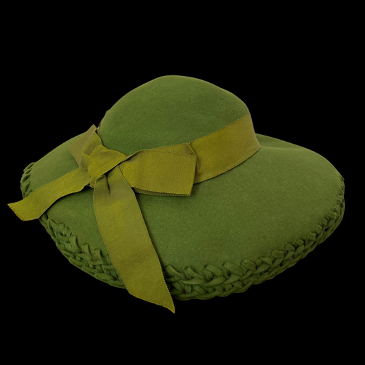 1940s Green Wool Felt Tilt Hat with Bow
