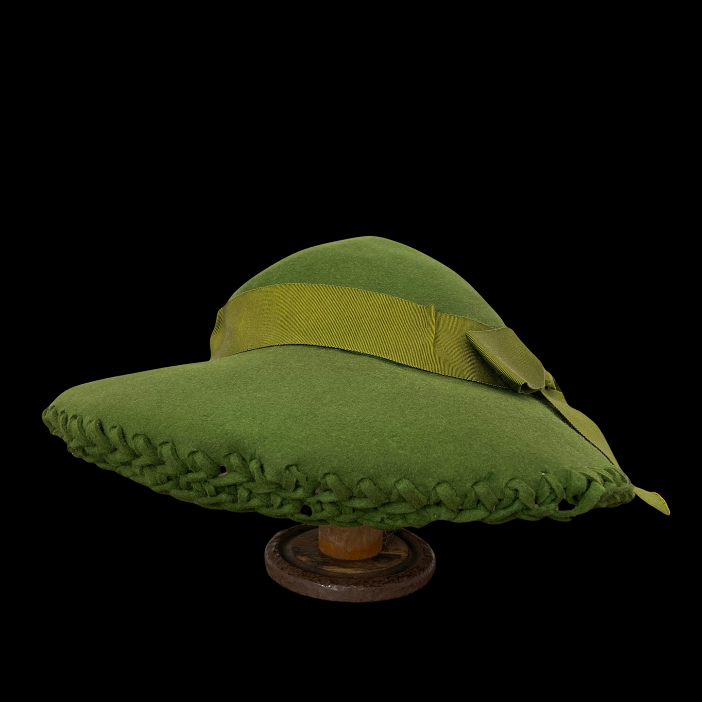 1940s Green Wool Felt Tilt Hat with Bow