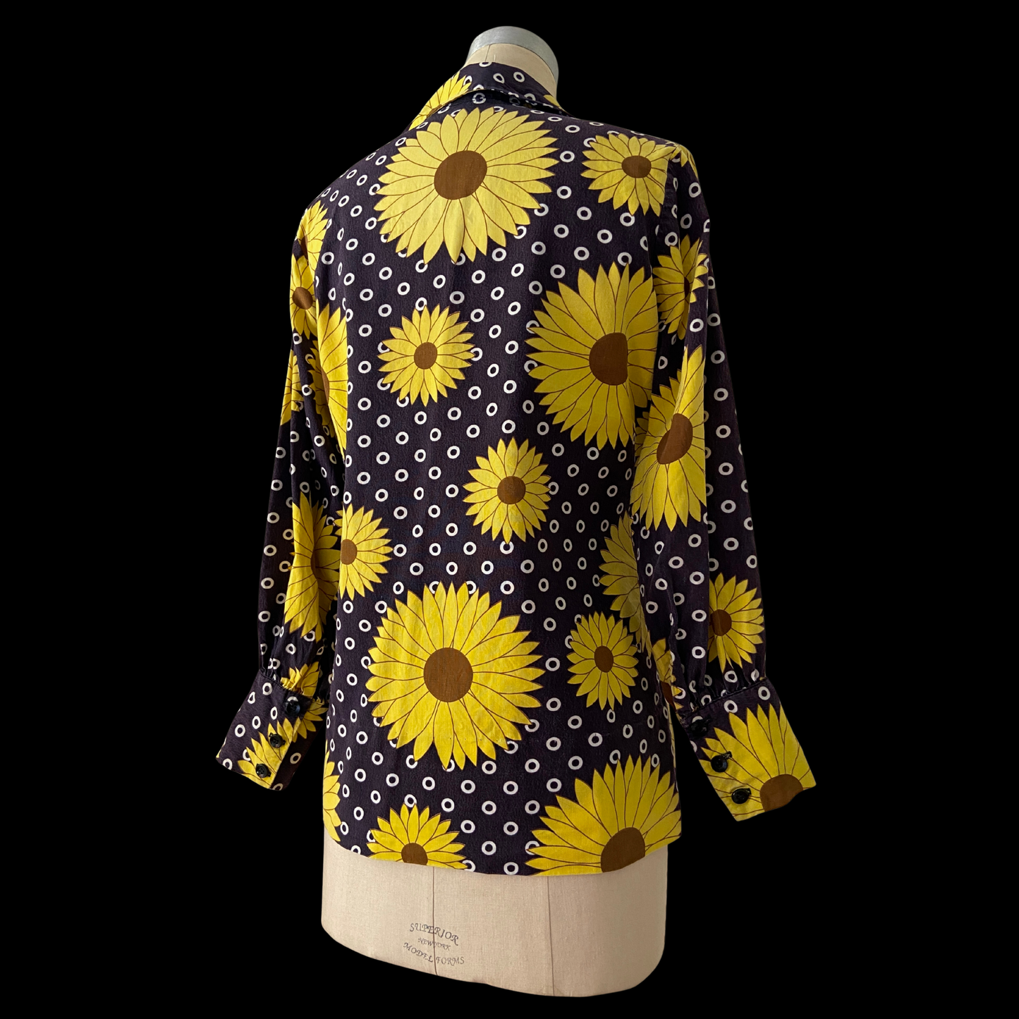 1960s 1970s Daisy Print Shirt Daisy Cotton Loop Collar