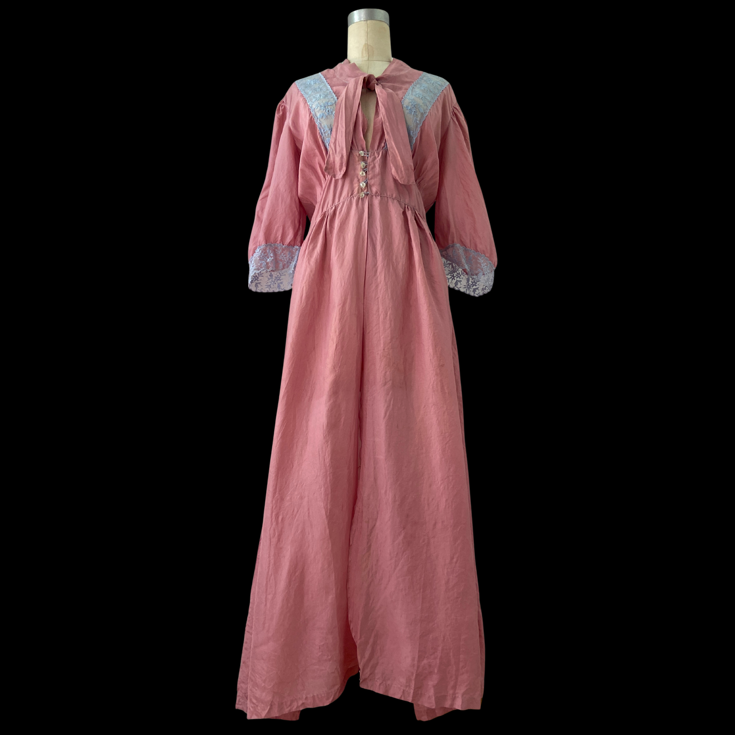 1940s Hand Dyed Silk and Lace Dressing Gown