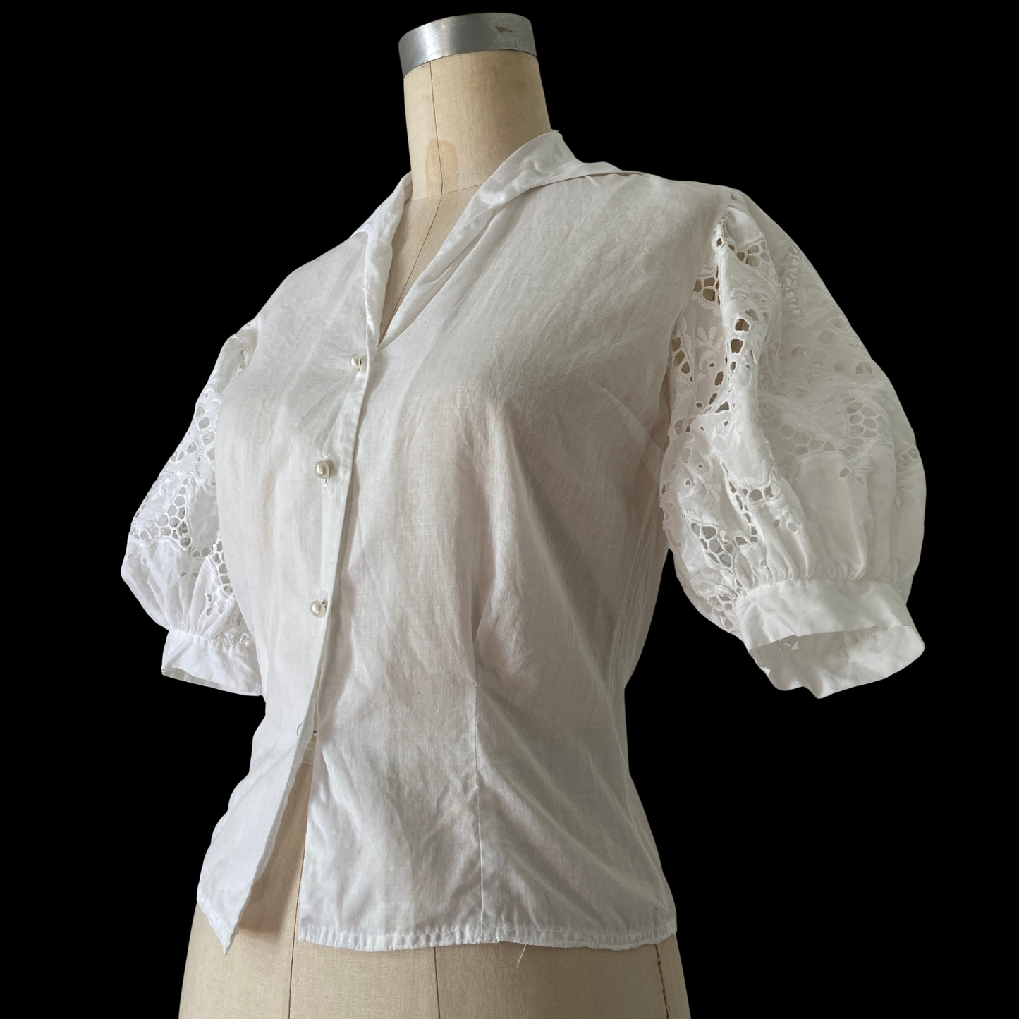 1980s Linen Eyelet Lace Puff Sleeve Top