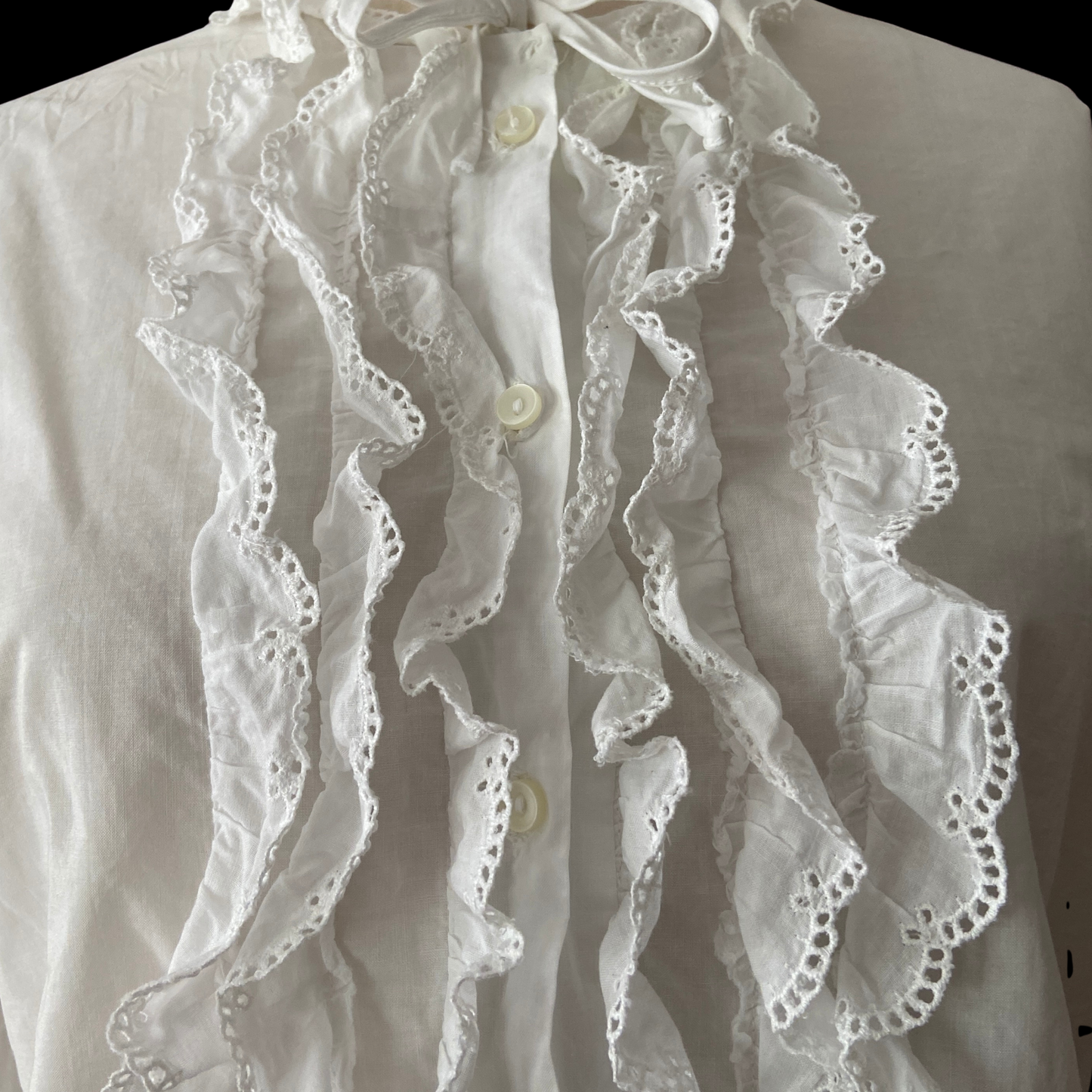 1950s Ruffle and Lace White Cotton Top