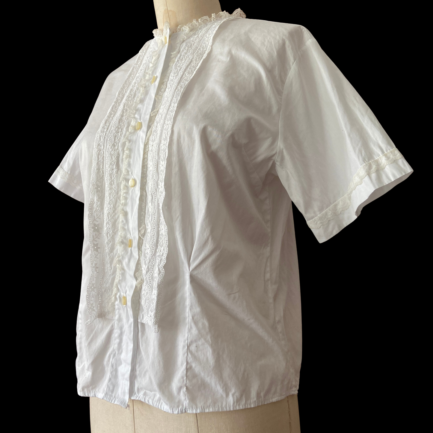 1960s Floral Lace White Cotton Top
