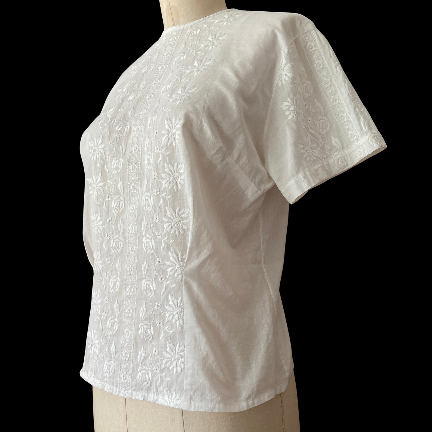 1940s Embroidered Flower & Spiderweb White Cotton Top