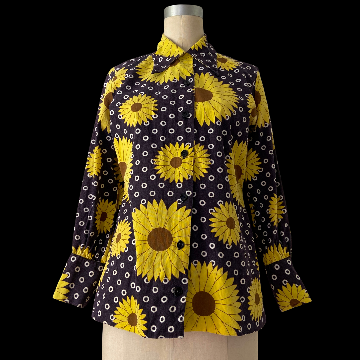 1960s 1970s Daisy Print Shirt Daisy Cotton Loop Collar