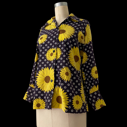 1960s 1970s Daisy Print Shirt Daisy Cotton Loop Collar