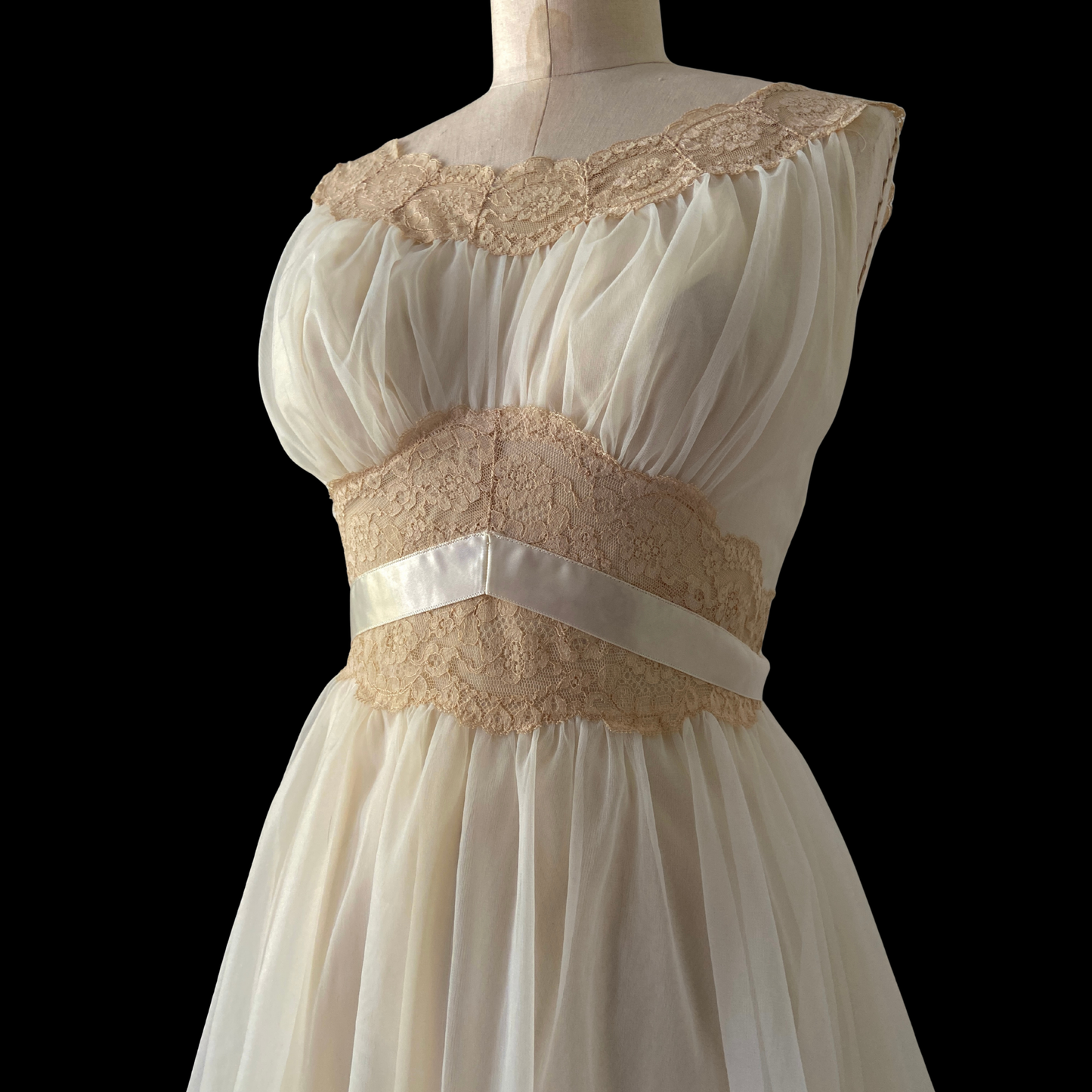 1950s 1960s White Peignoir Set Chiffon Vanity Fair